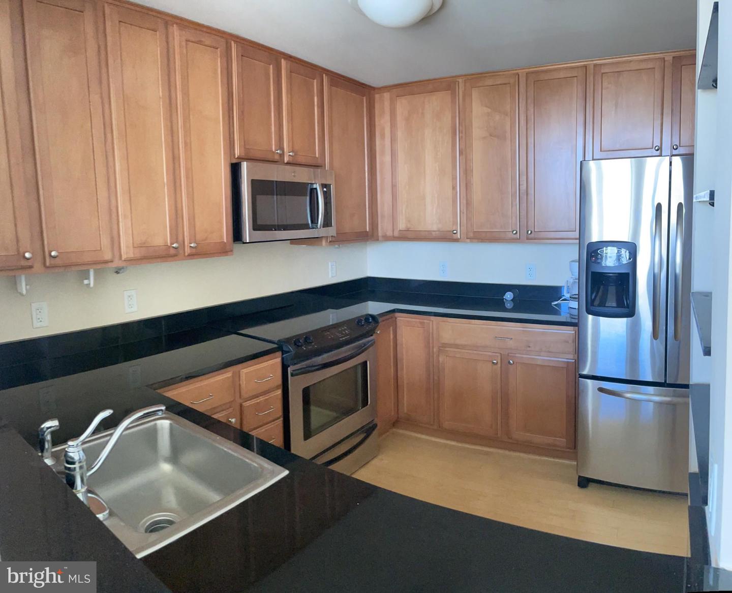 105-unit Christina Landing Dr #305 Property Photo 8