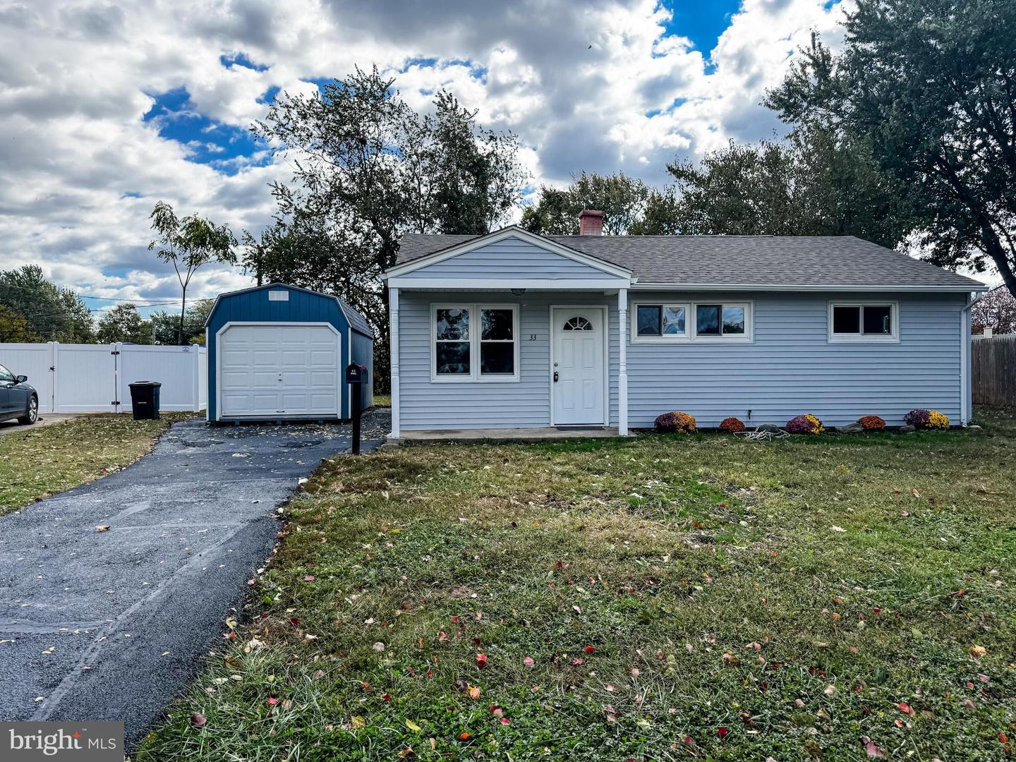 33 Pierson Pl Property Photo 1