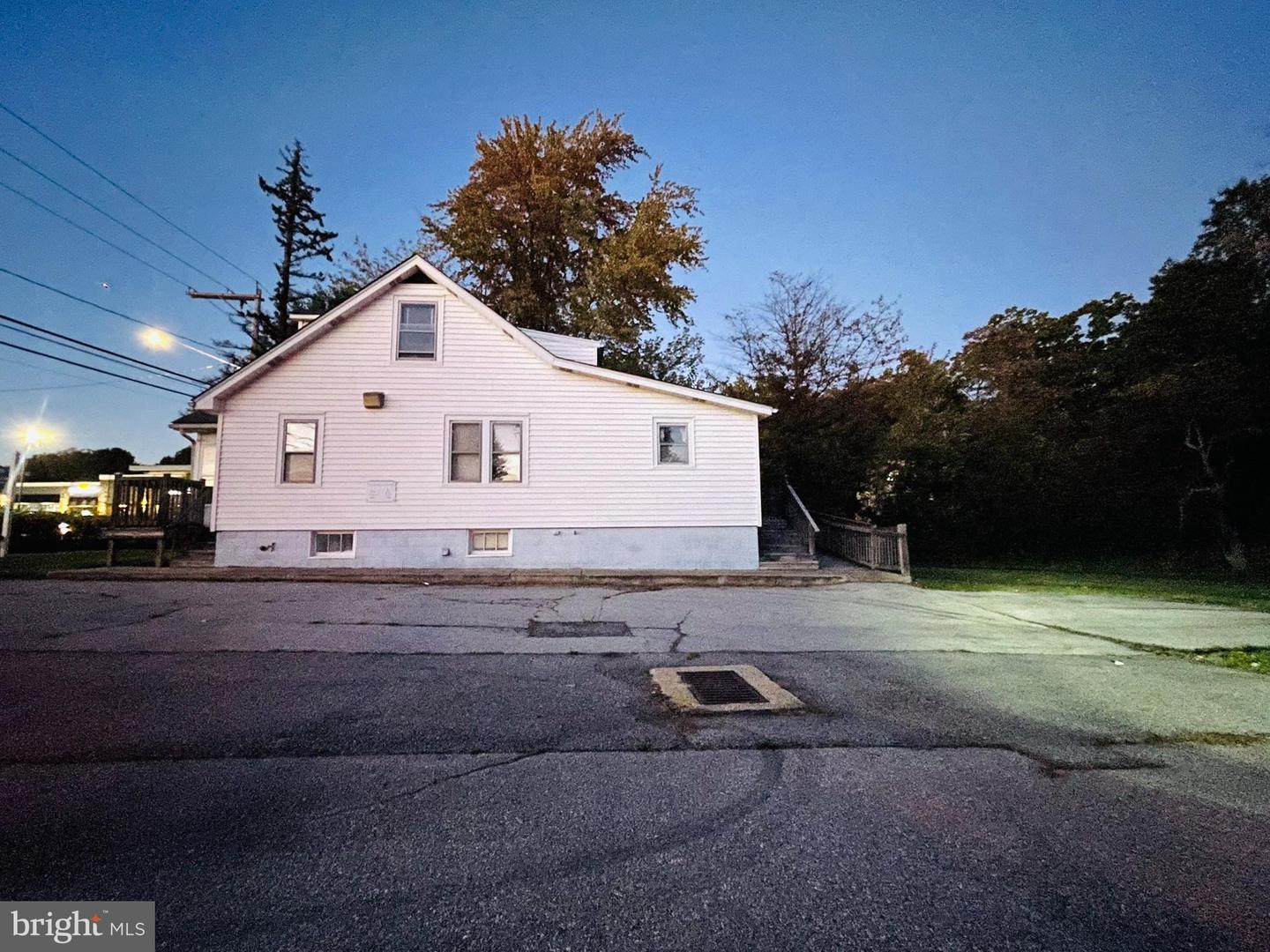 1809 Marsh Rd Property Photo 9