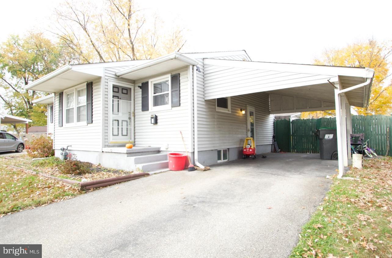 8 Vicar Ln Property Photo 1