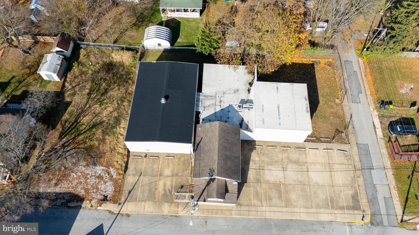 29 Anderson St Property Photo 17