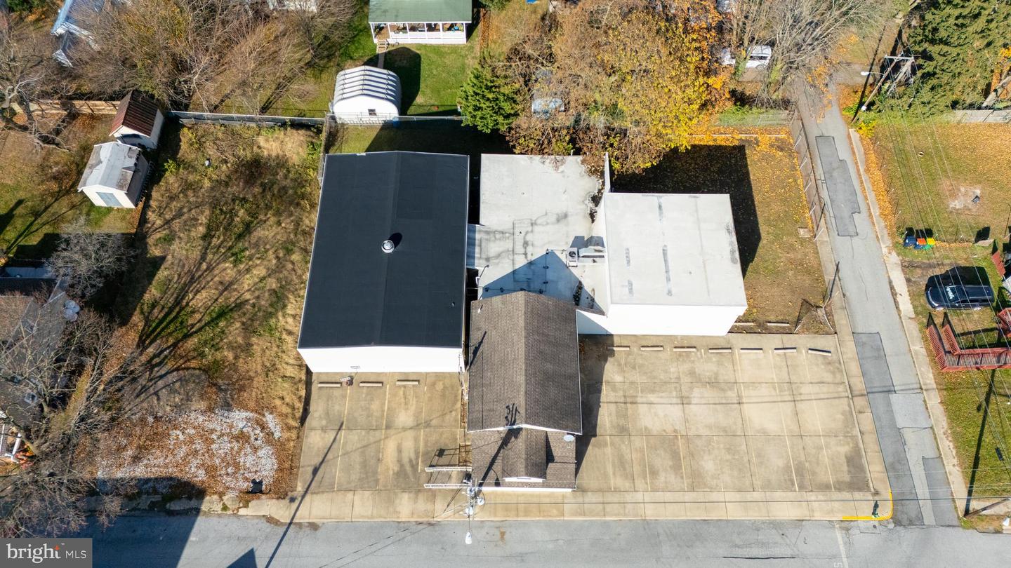29 Anderson St Property Photo 18