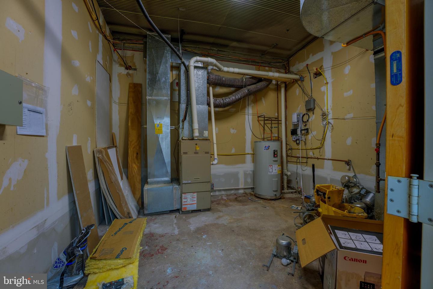 29 Anderson St Property Photo 33