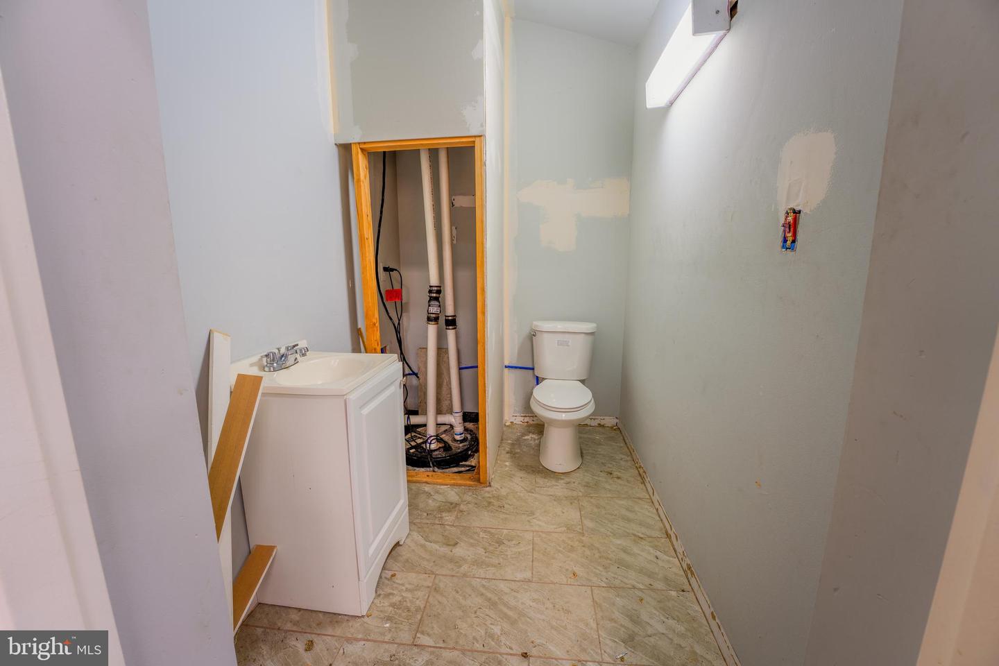 29 Anderson St Property Photo 37
