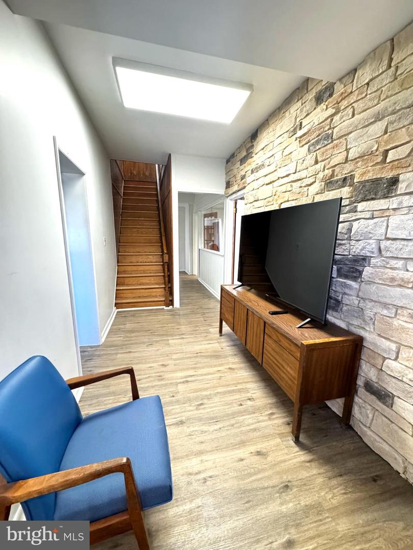720 New London Rd #a1-2 Property Photo 7