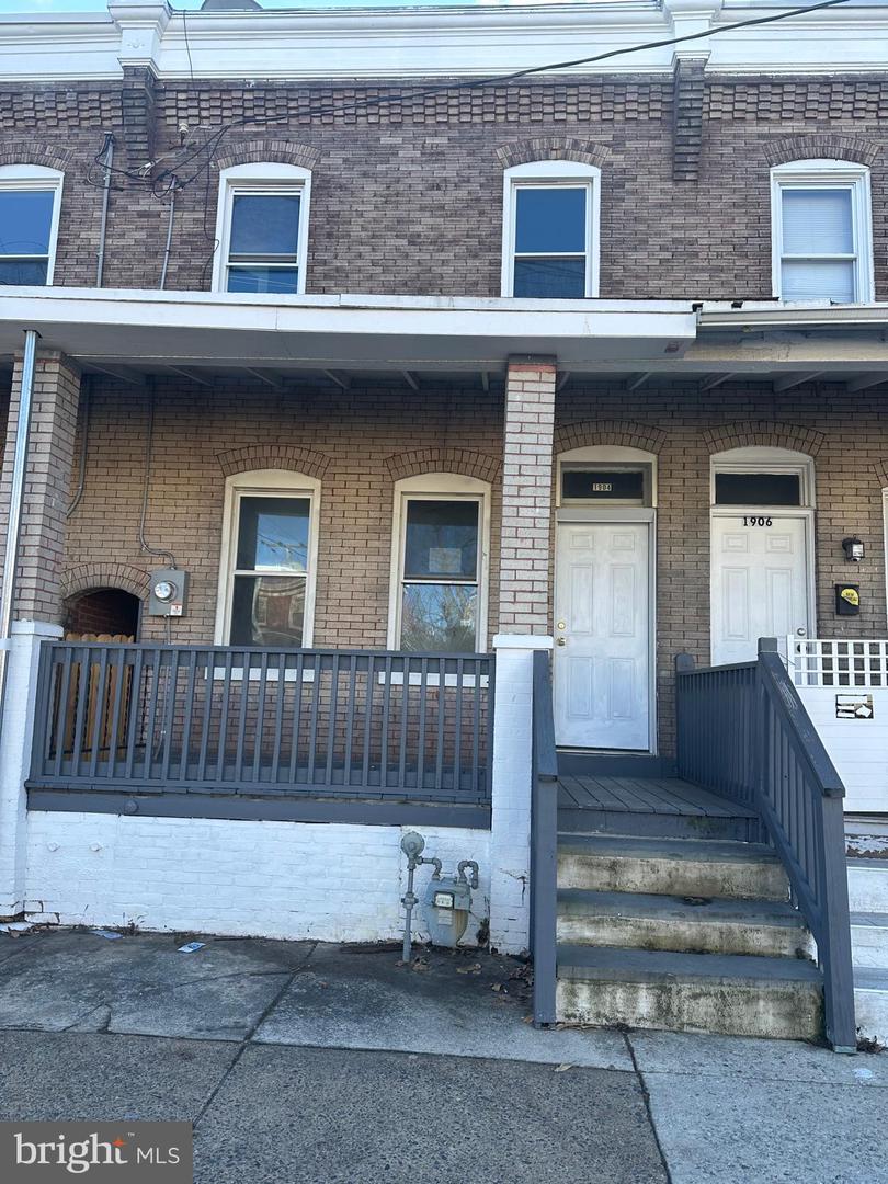 1904 LANCASTER AVE Property Photo 1