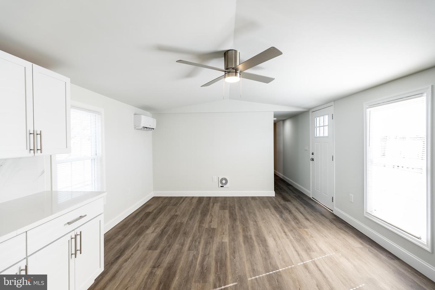115 5th St #40 Property Photo 3