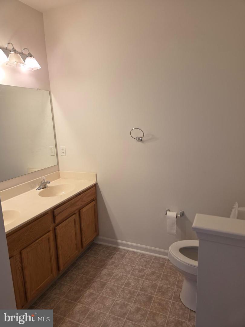 238 Gladstone Way Property Photo 7