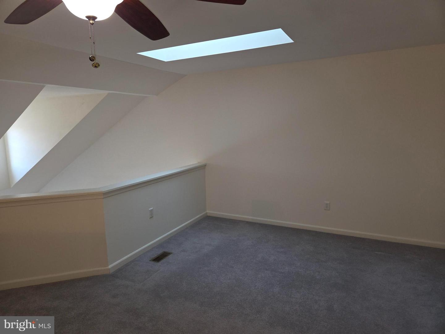 238 Gladstone Way Property Photo 9