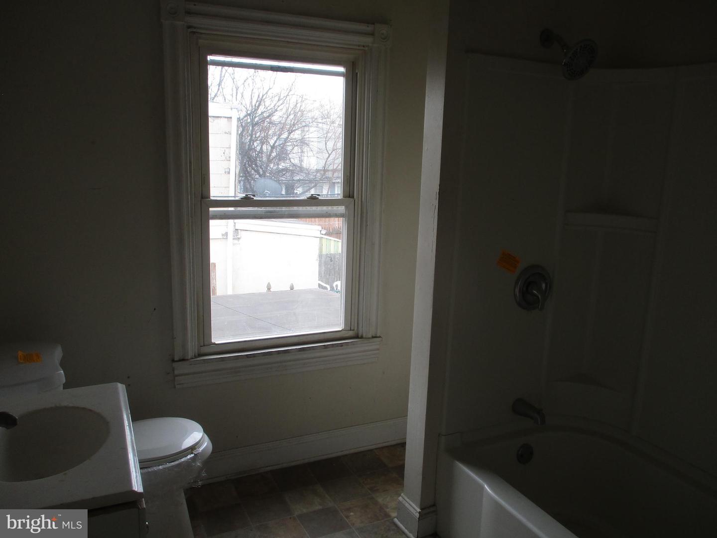 1016 Chestnut St Property Photo 6