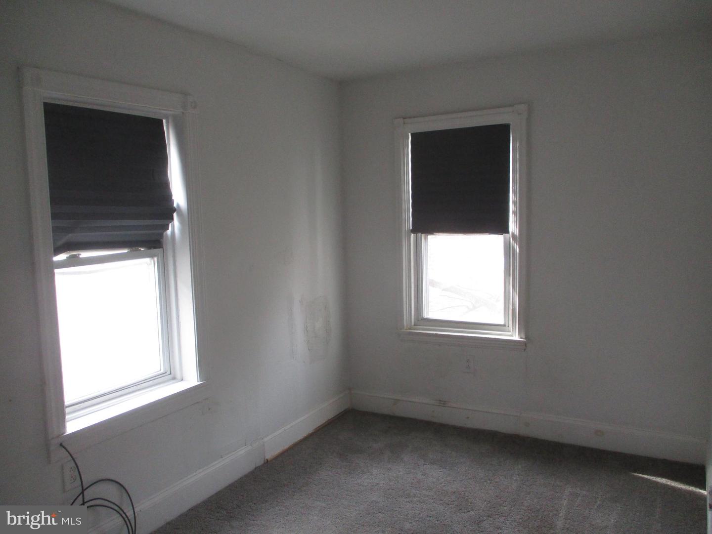 1638 W 2nd St Property Photo 5