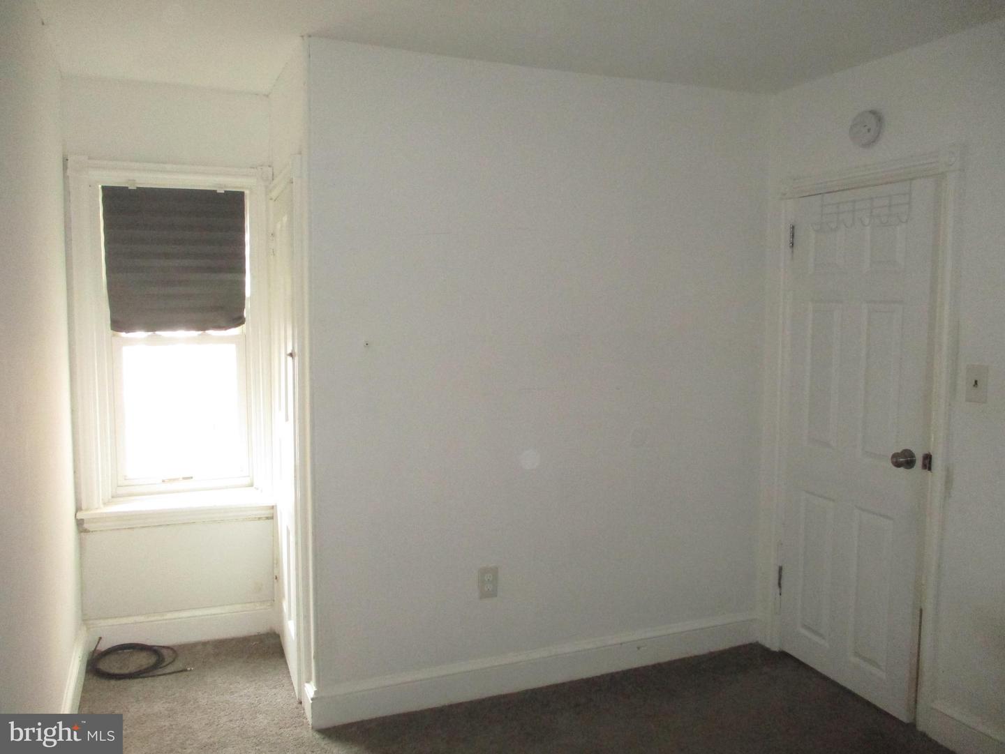 1638 W 2nd St Property Photo 7