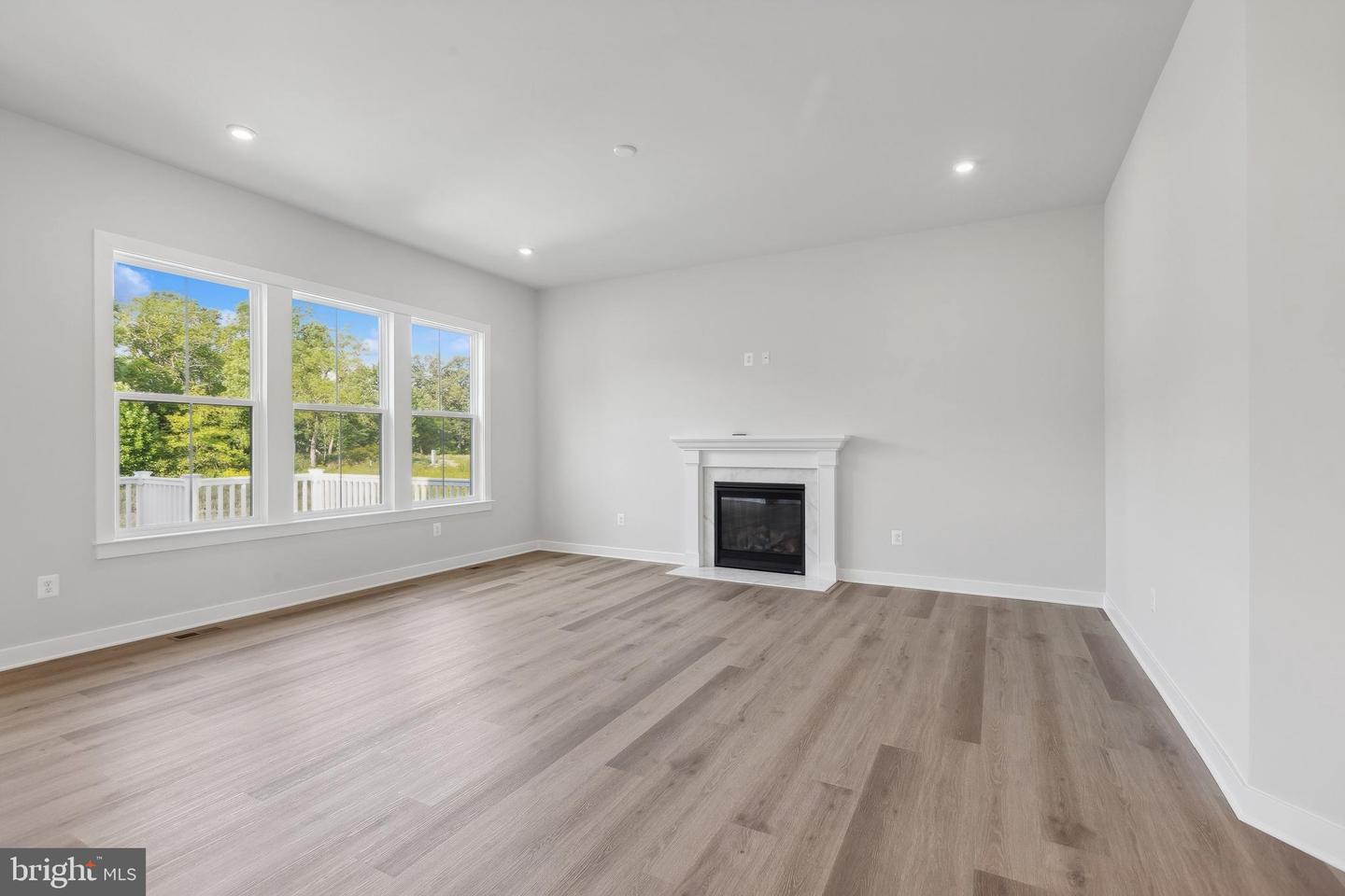 15 Golden Raintree Ct Property Photo 9