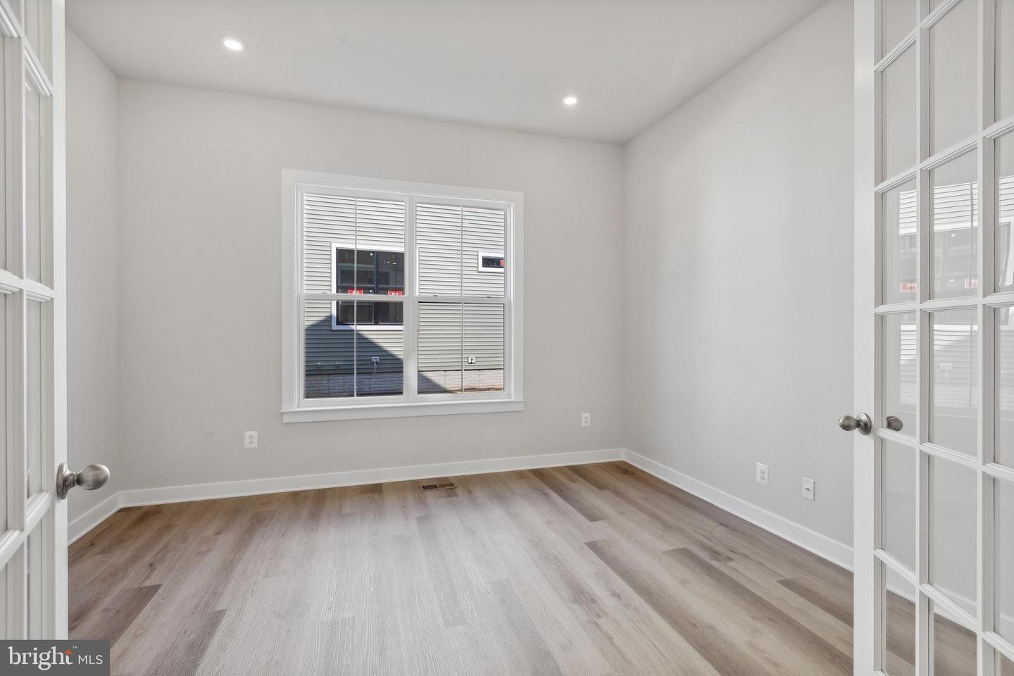 15 Golden Raintree Ct Property Photo 14