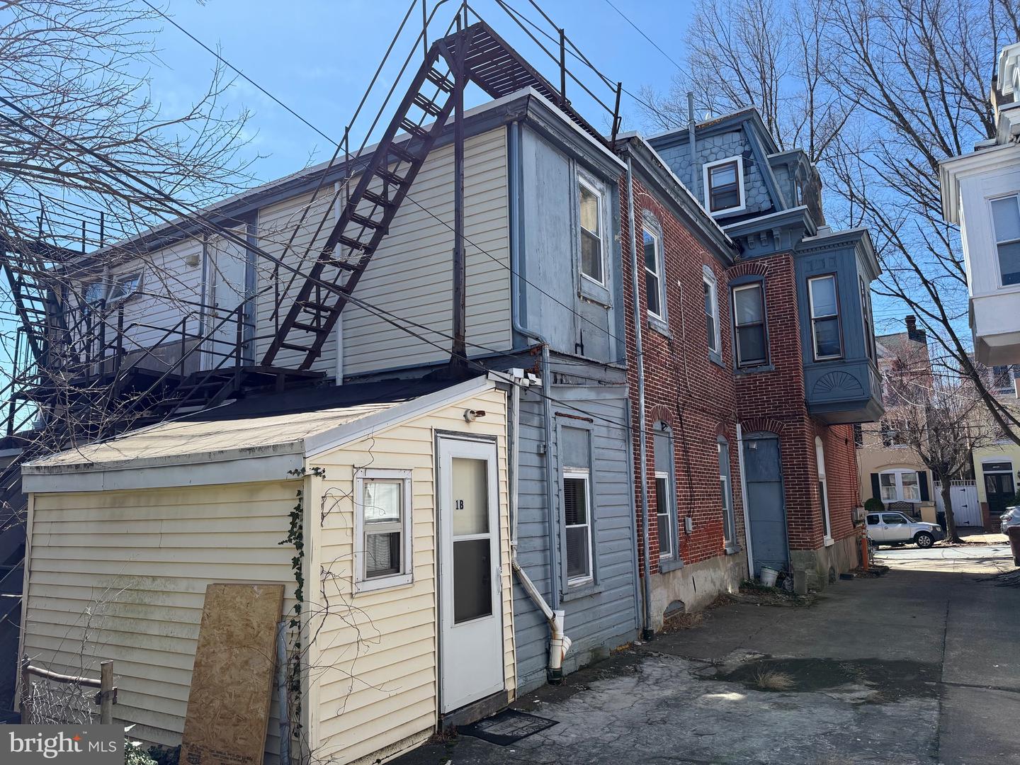1001 & 1003 W. 8th St. W 8th St Property Photo 16