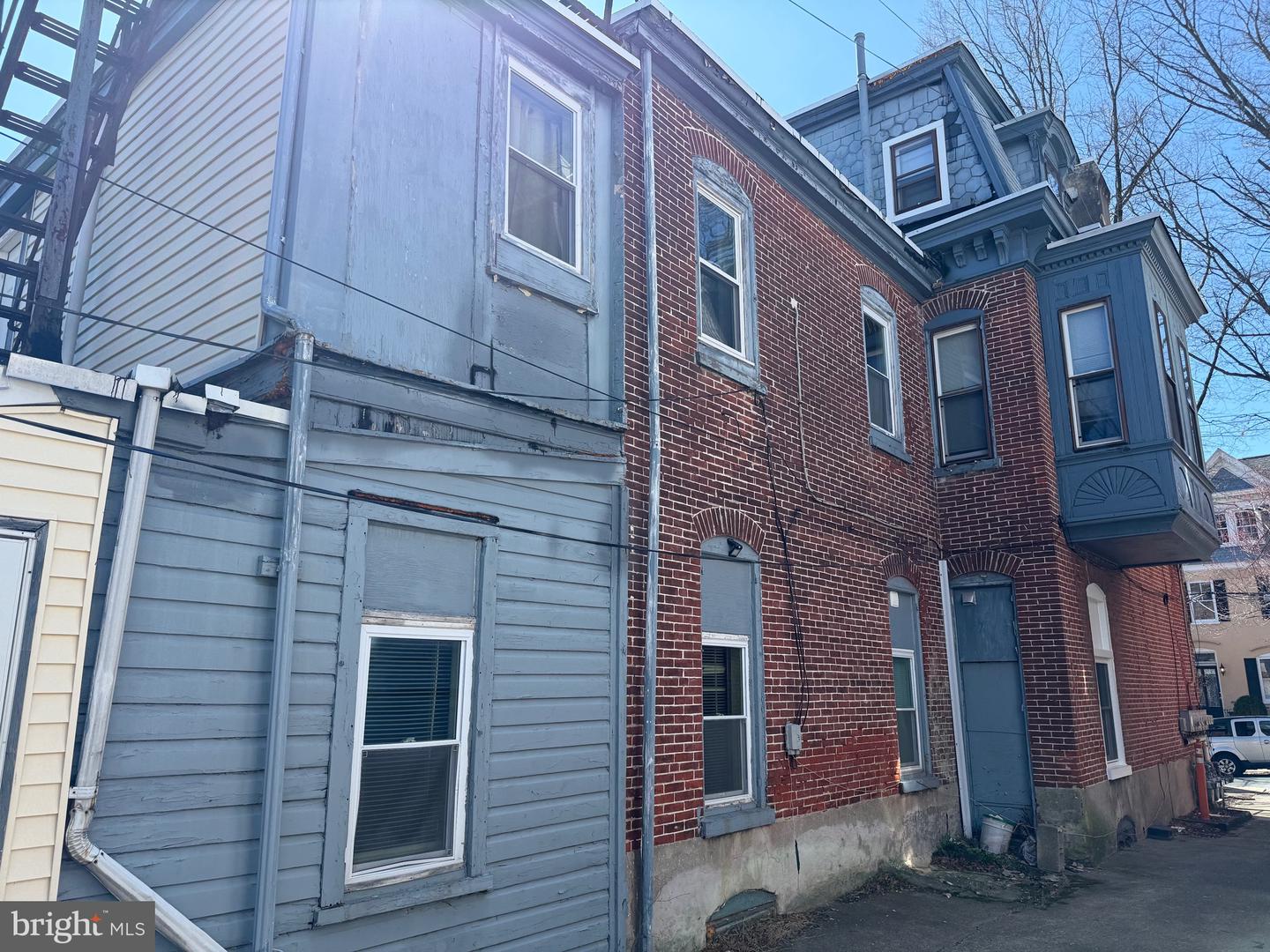 1001 & 1003 W. 8th St. W 8th St Property Photo 18