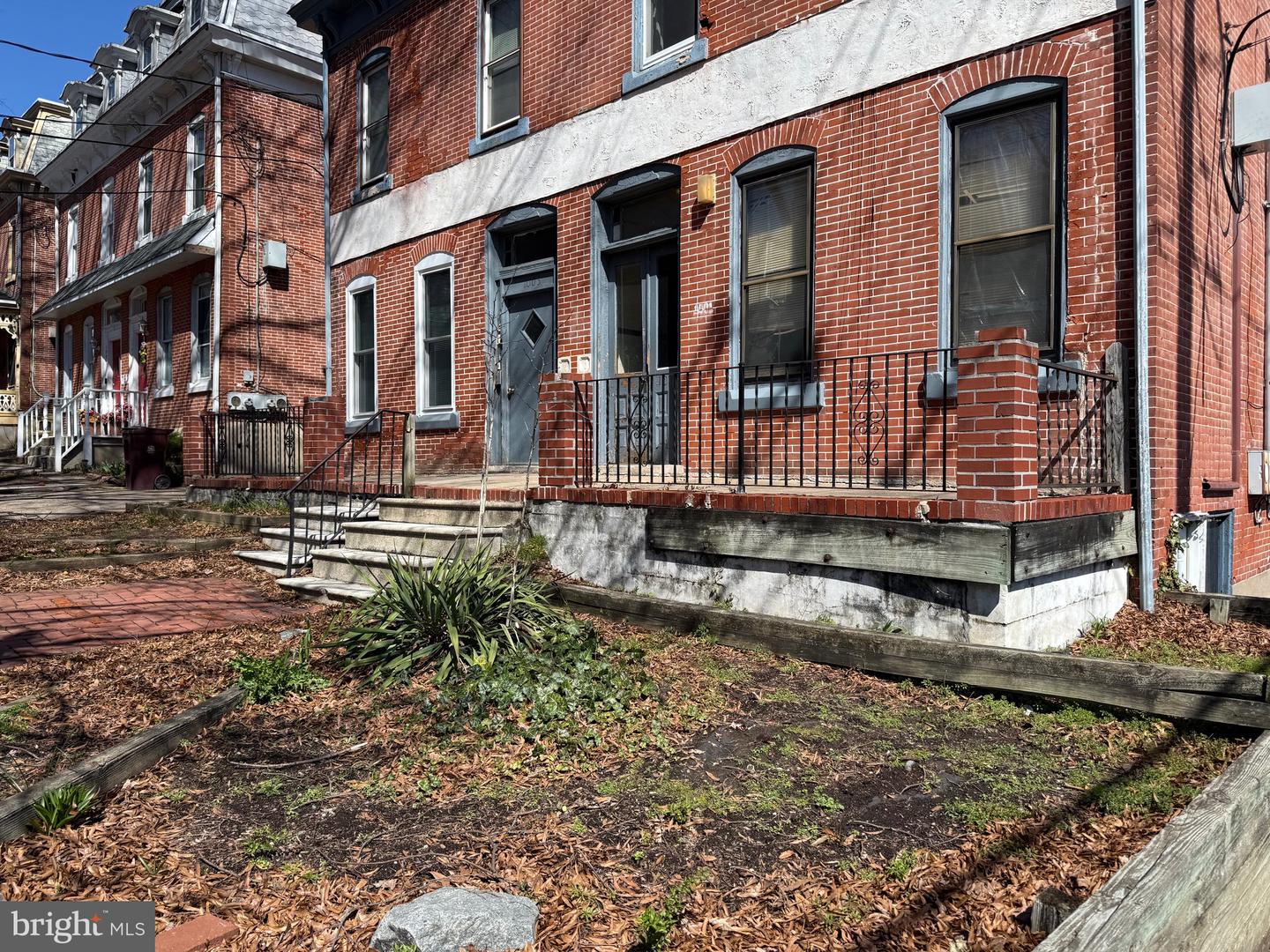 1001 & 1003 W. 8th St. W 8th St Property Photo 36