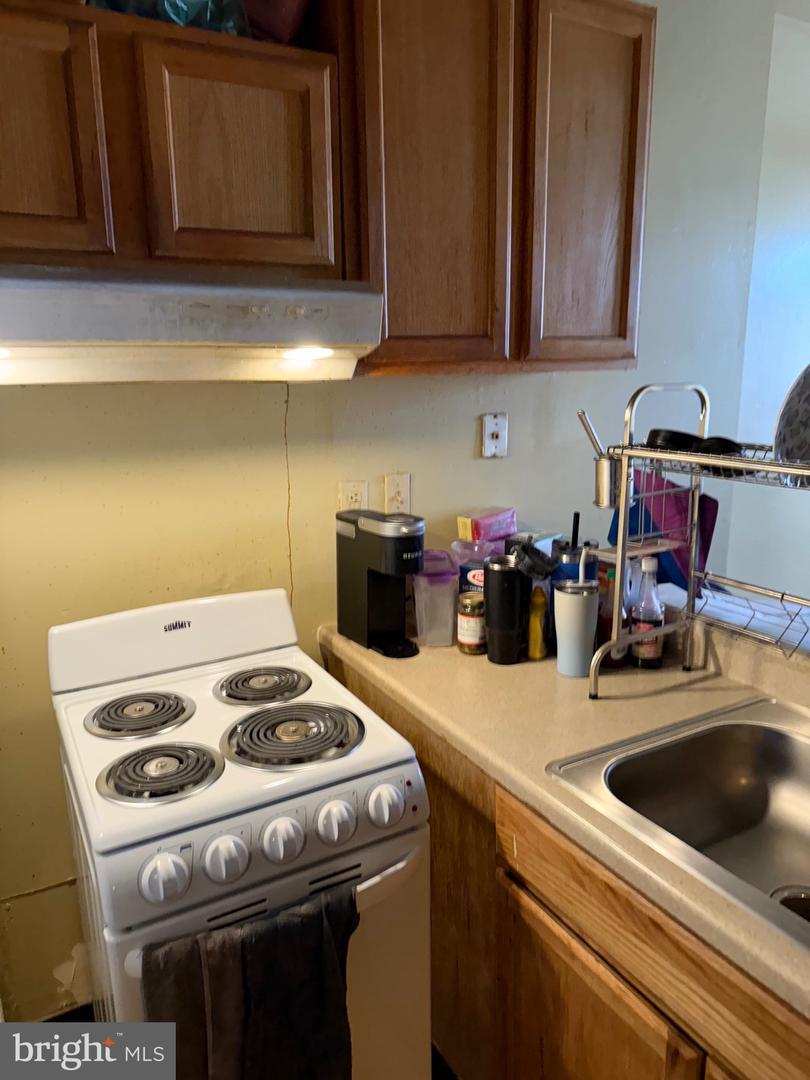 1001 & 1003 W. 8th St. W 8th St Property Photo 124