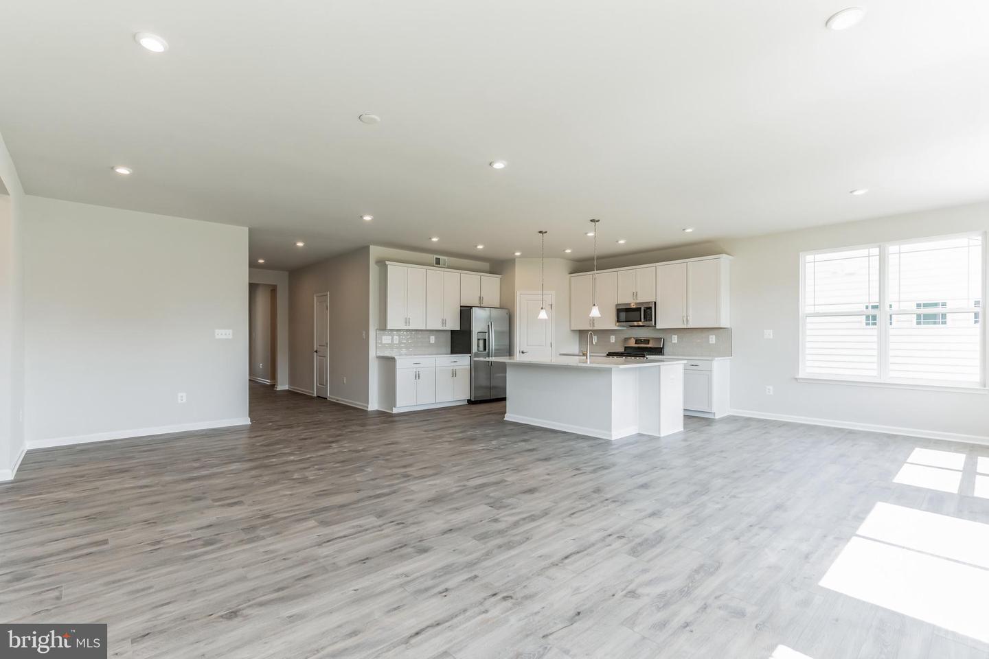 19 Golden Raintree Ct Property Photo 2