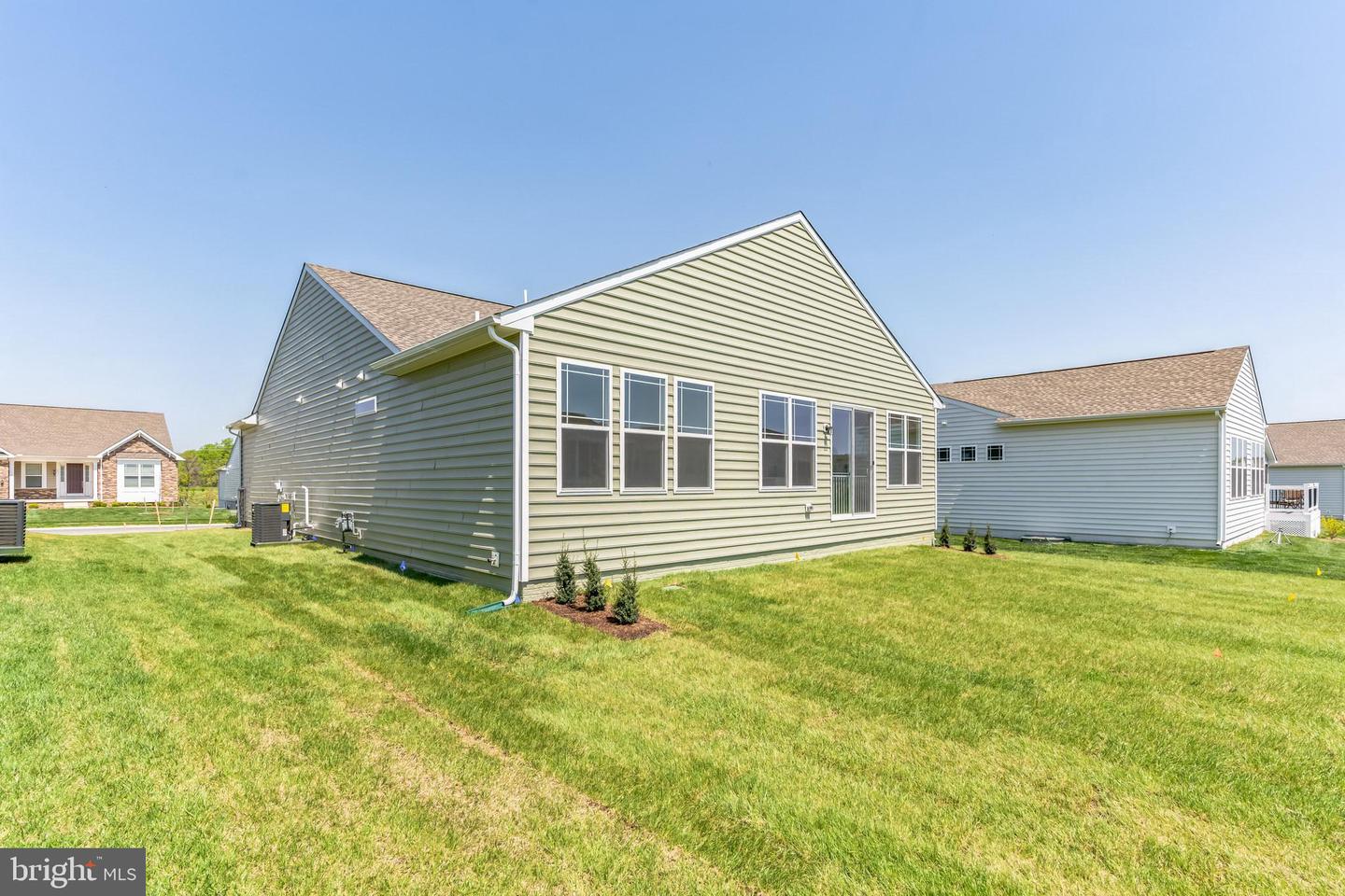 19 Golden Raintree Ct Property Photo 8