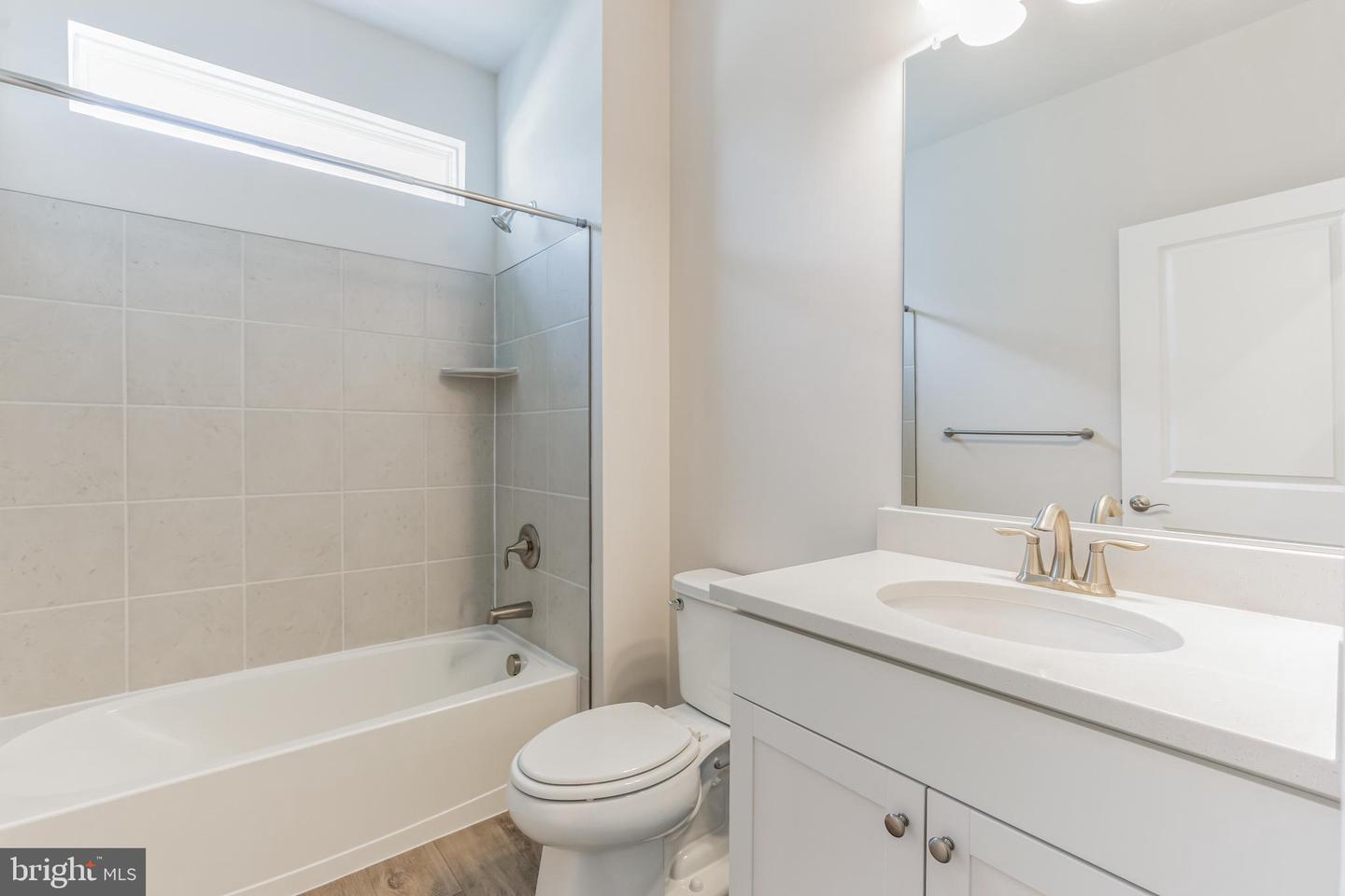 19 Golden Raintree Ct Property Photo 15