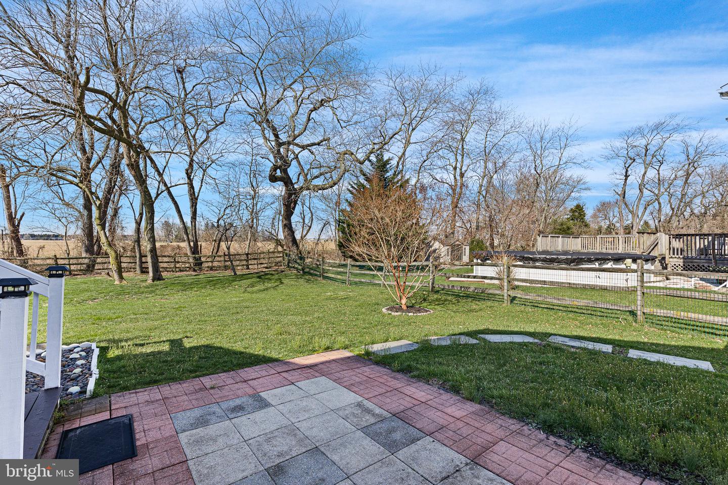 32 W Minglewood Dr Property Photo 5