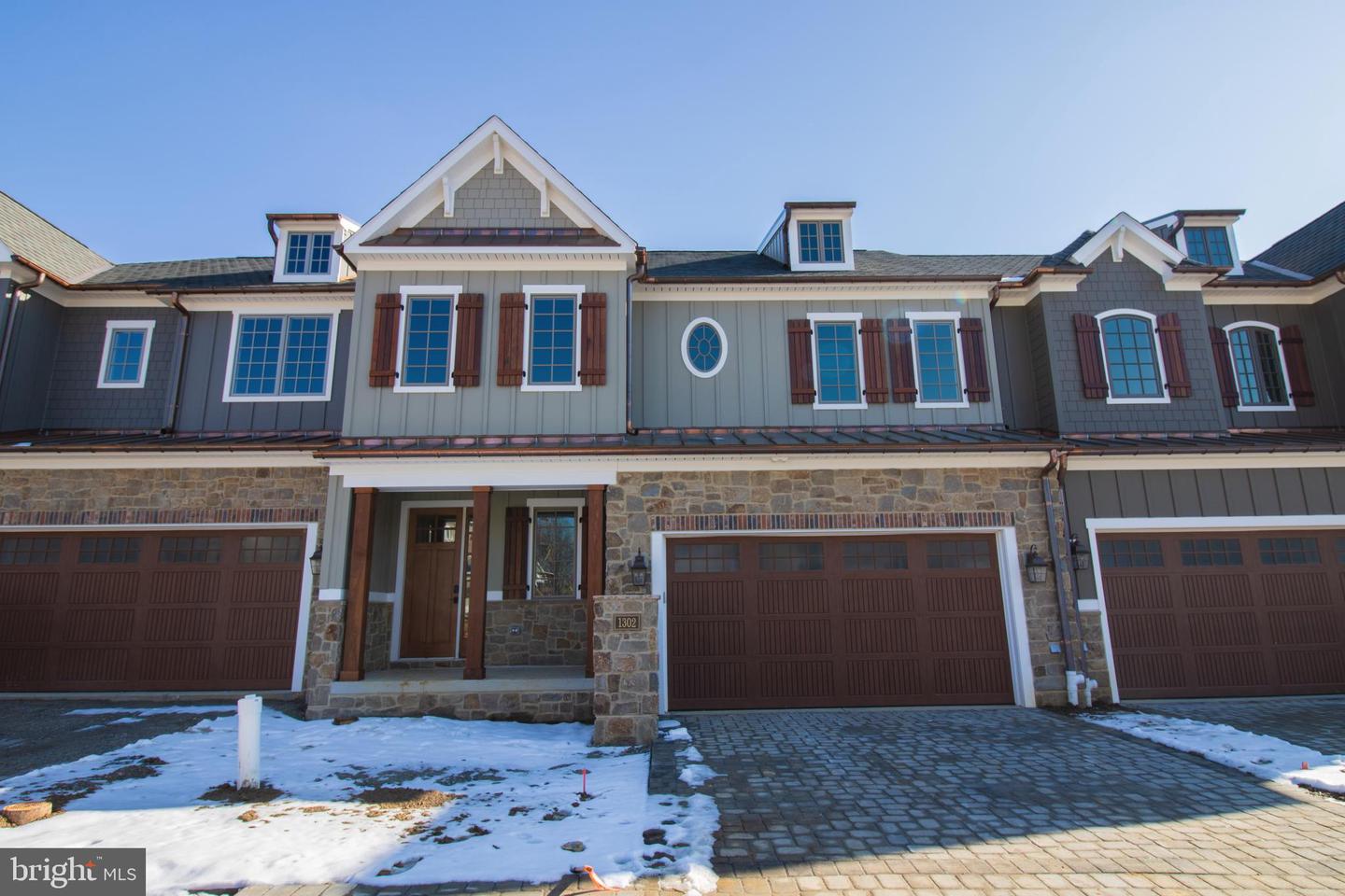 1307 COULEE WAY Property Photo 1