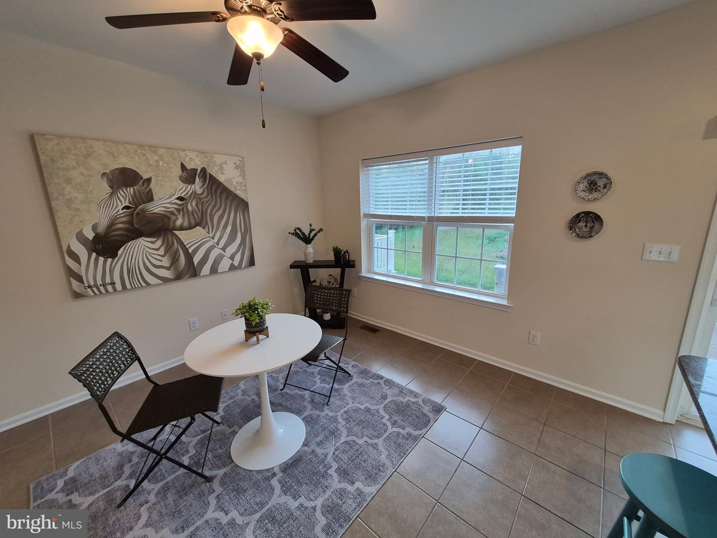 150 Jenny Dr Property Photo 3