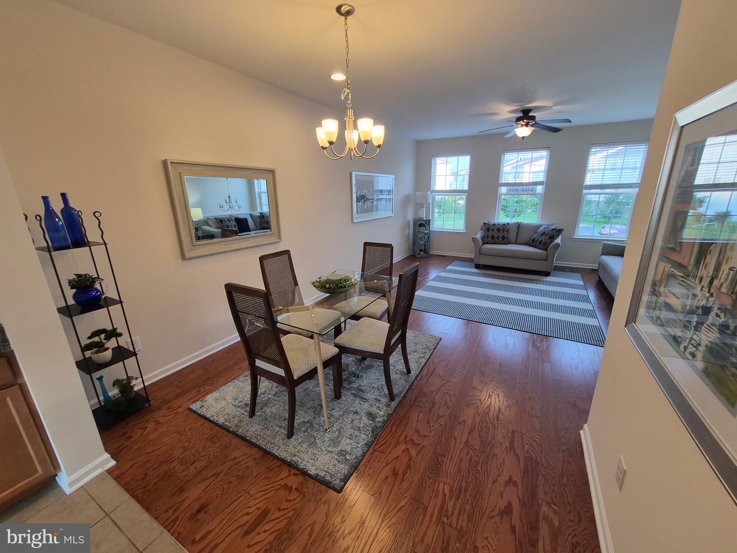 150 Jenny Dr Property Photo 5