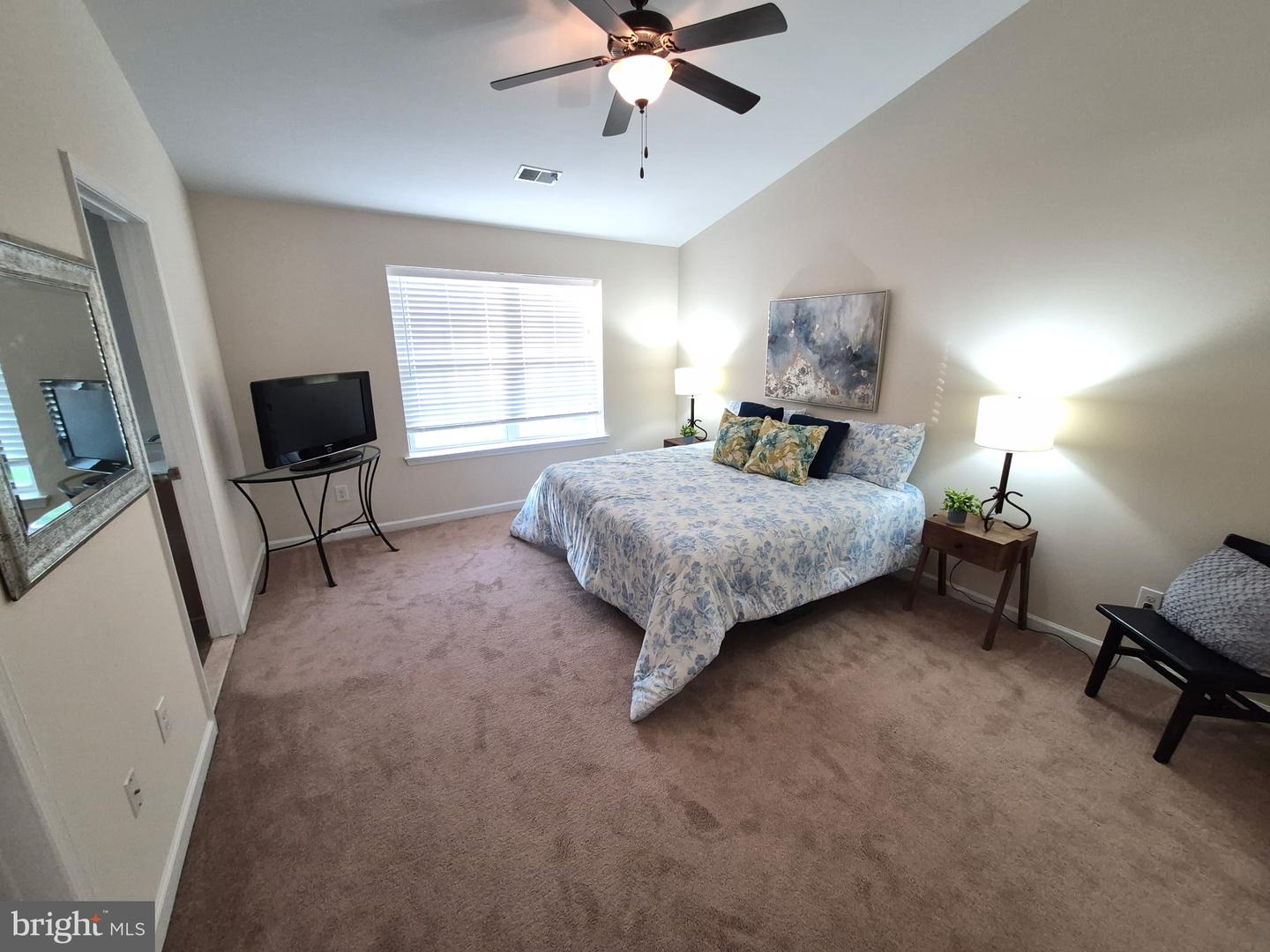 150 Jenny Dr Property Photo 8