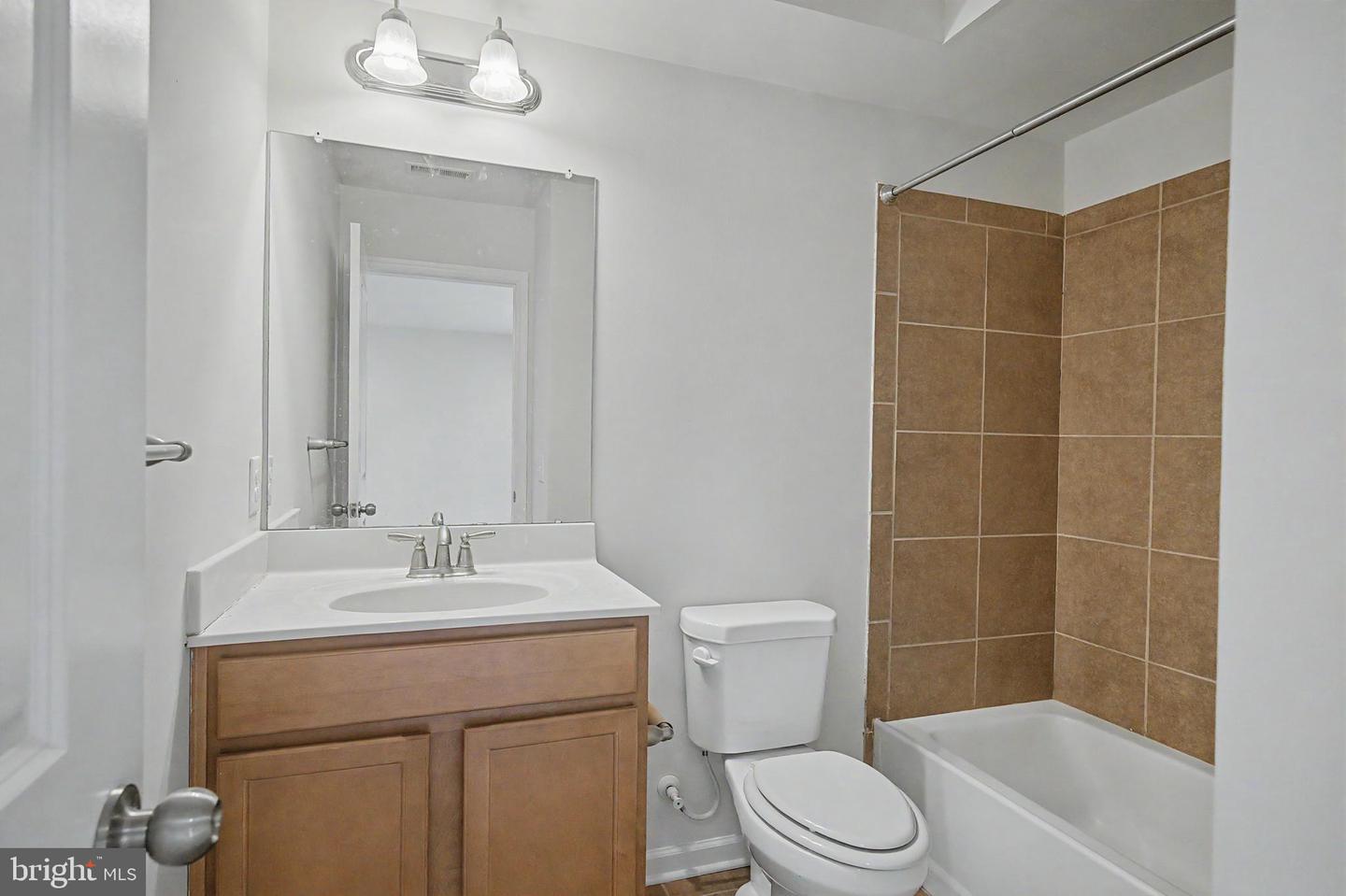 150 Jenny Dr Property Photo 13