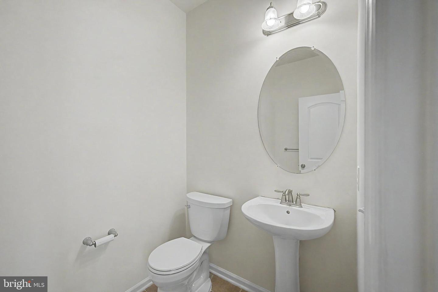 150 Jenny Dr Property Photo 14