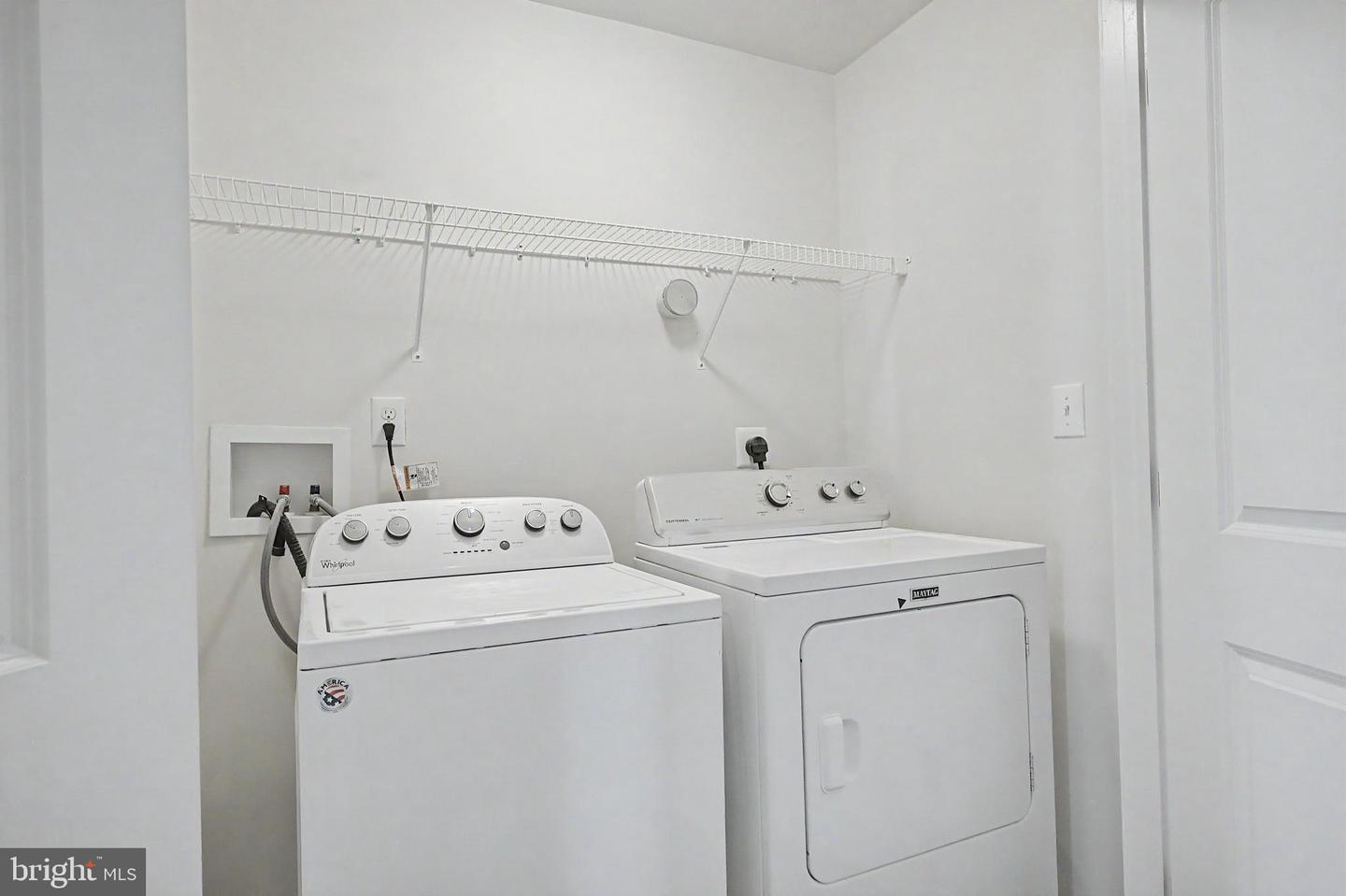 150 Jenny Dr Property Photo 15