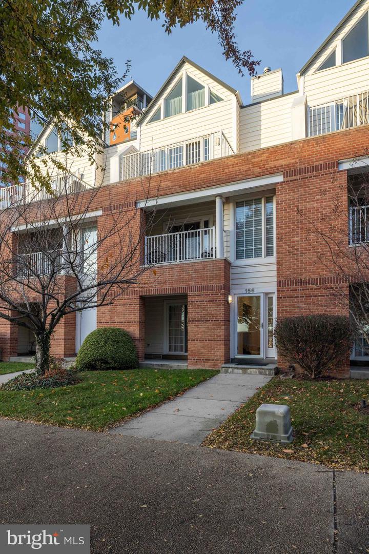 156 CHRISTINA LANDING DR