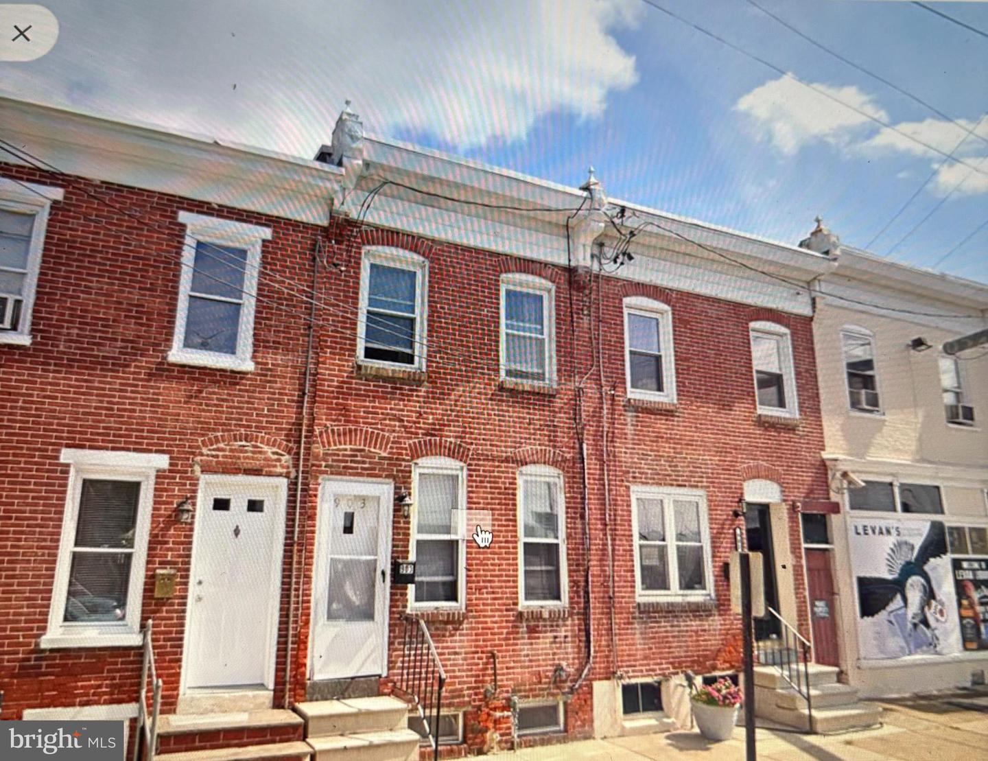 903 Maple St Property Photo 1