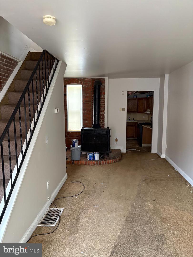 903 Maple St Property Photo 2