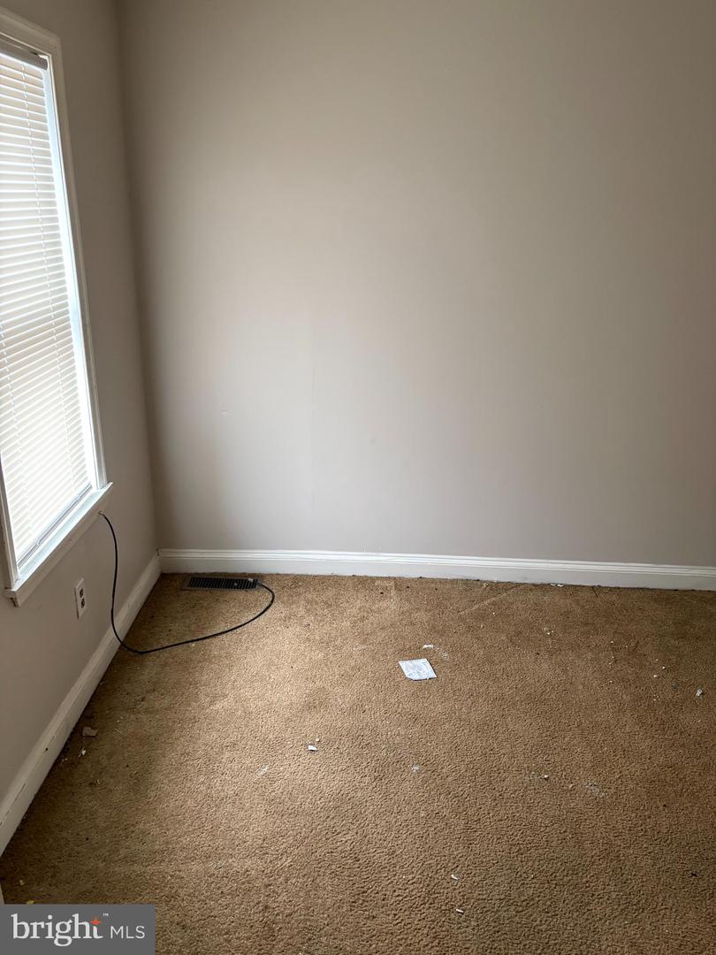903 Maple St Property Photo 8