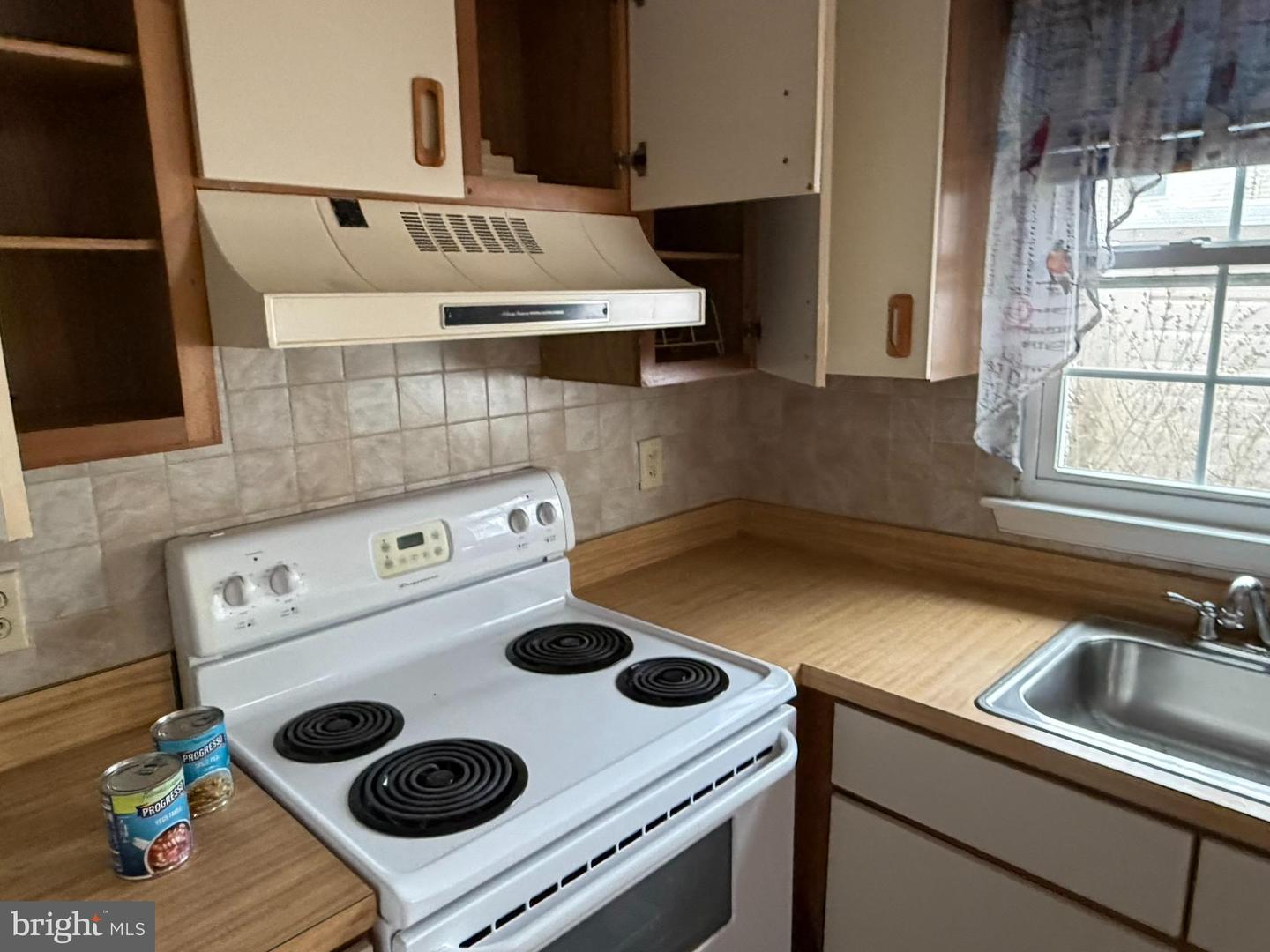 4 Ross Ct Property Photo 9