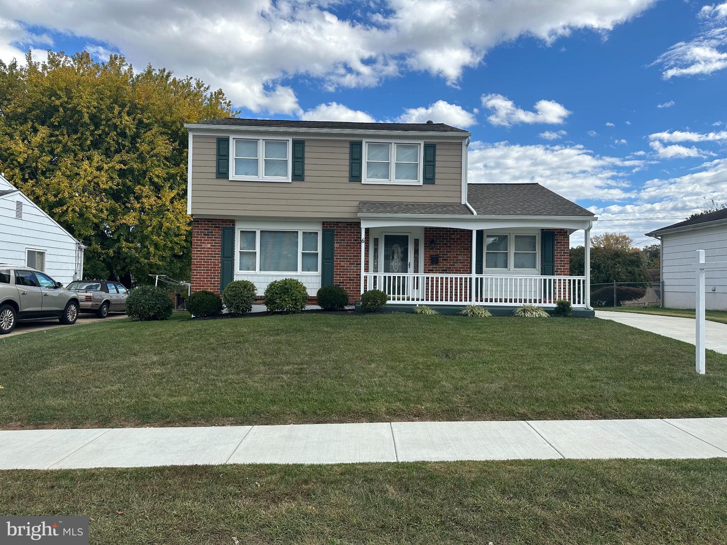 6 CHIMING RD Property Photo 1