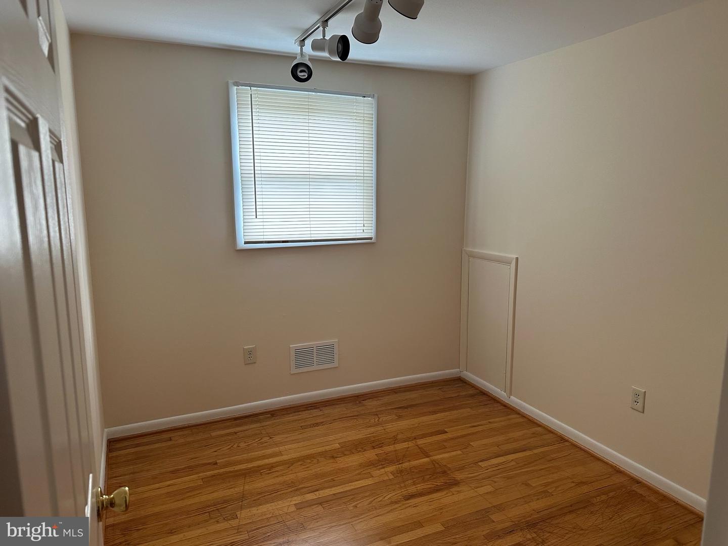 6 Chiming Rd Property Photo 16