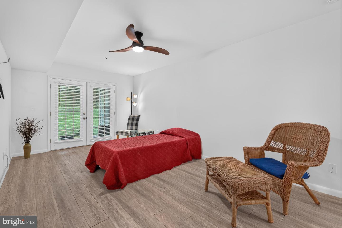 204 Michelle Ct #100 Property Photo 10