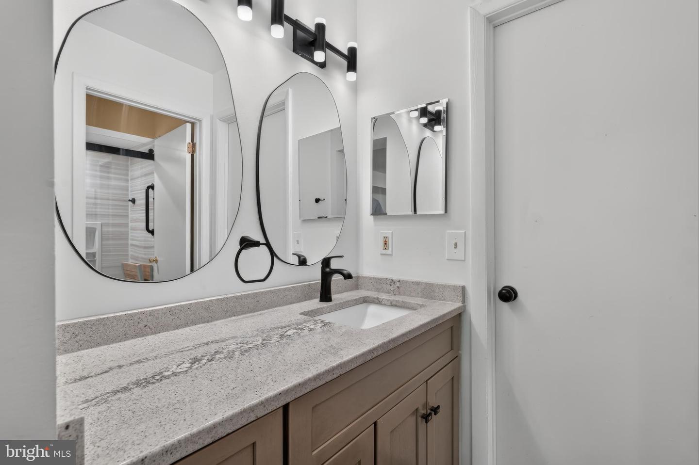 204 Michelle Ct #100 Property Photo 13