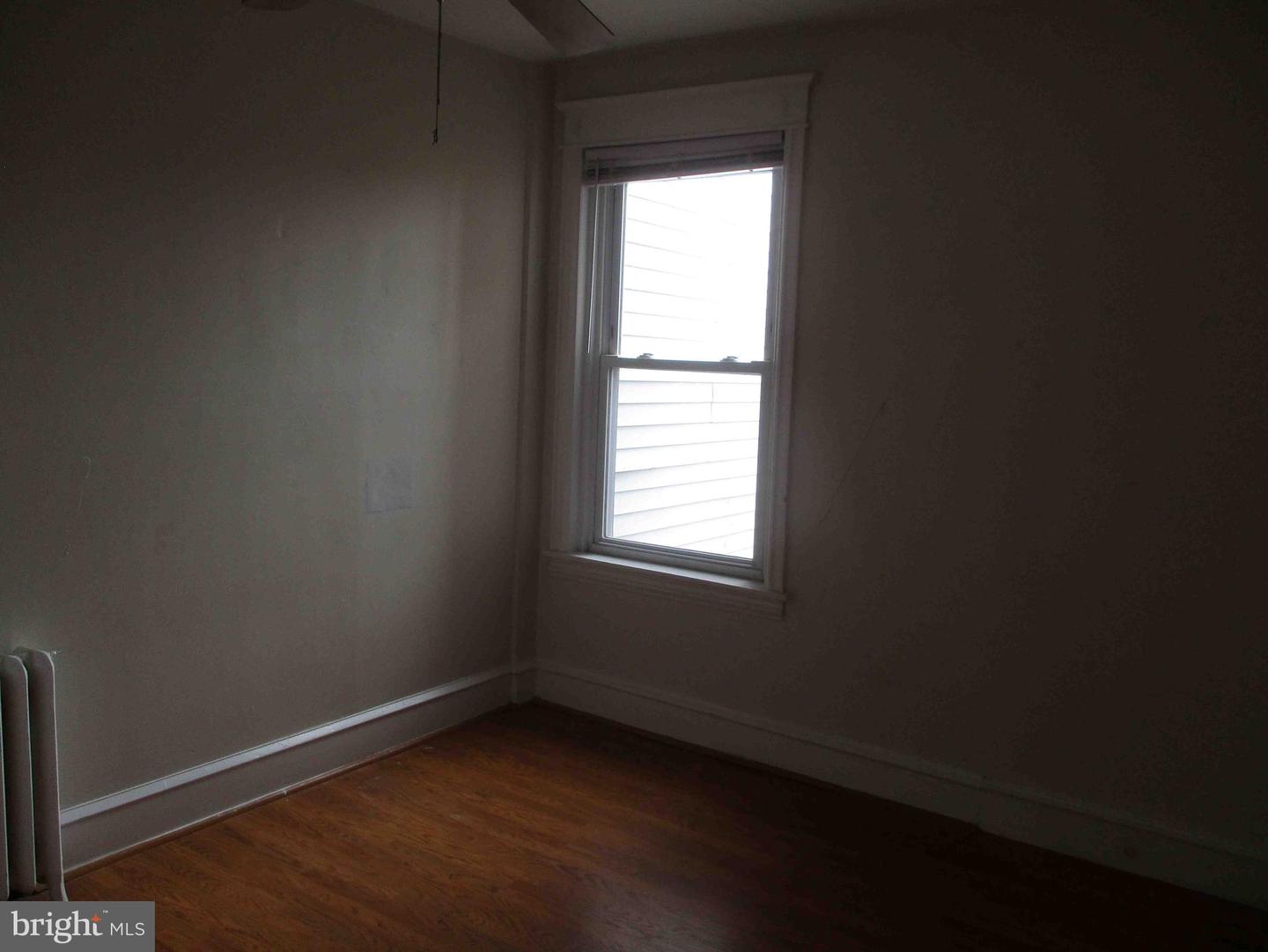 1906 W 9th St Property Photo 11