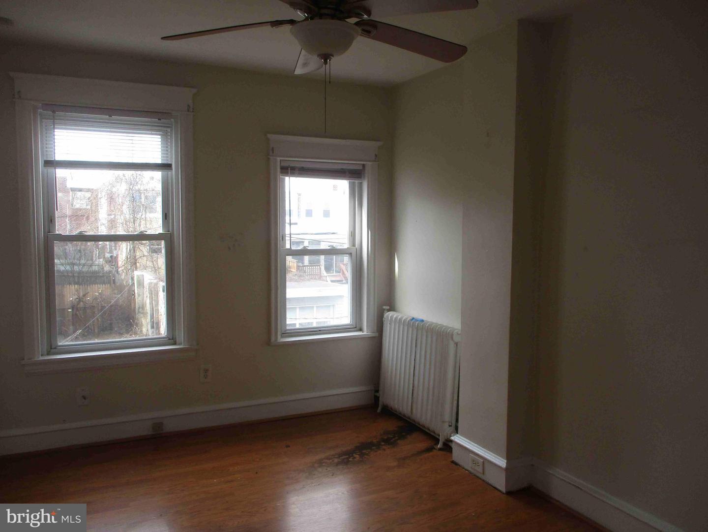 1906 W 9th St Property Photo 12