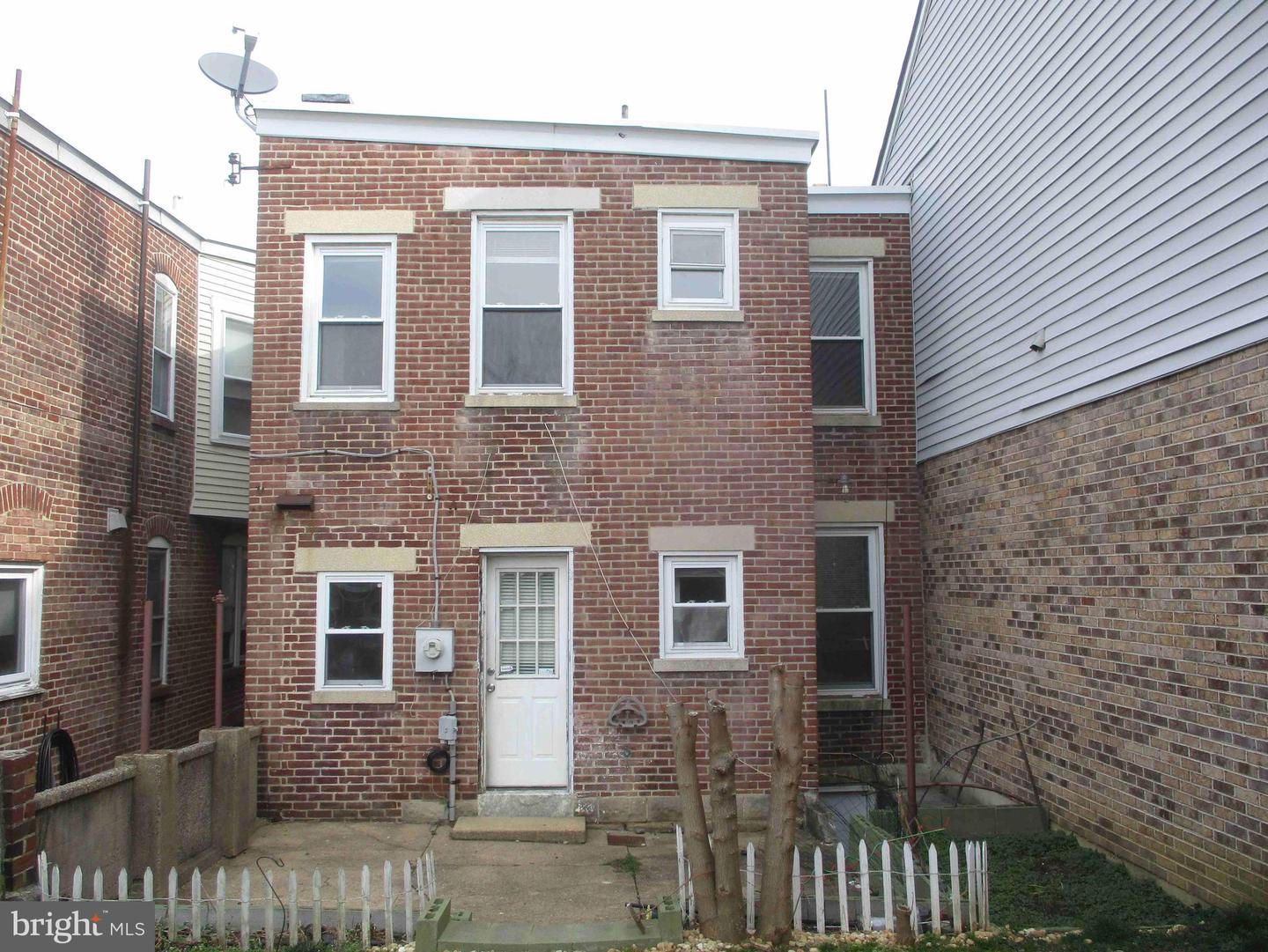 1906 W 9th St Property Photo 16