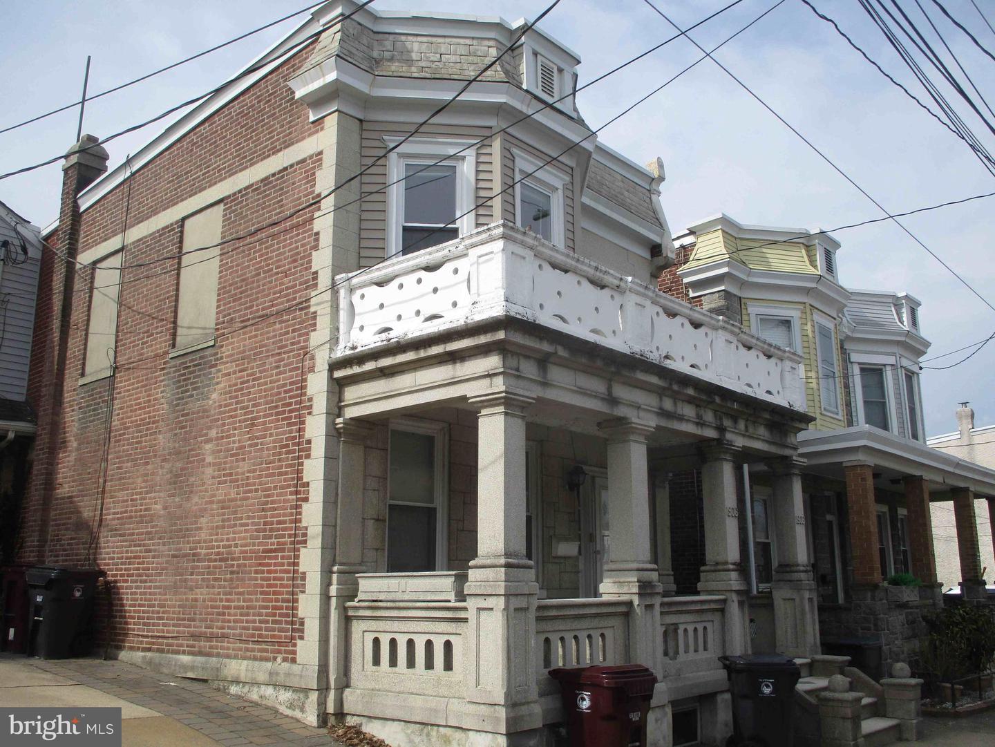 1906 W 9th St Property Photo 17