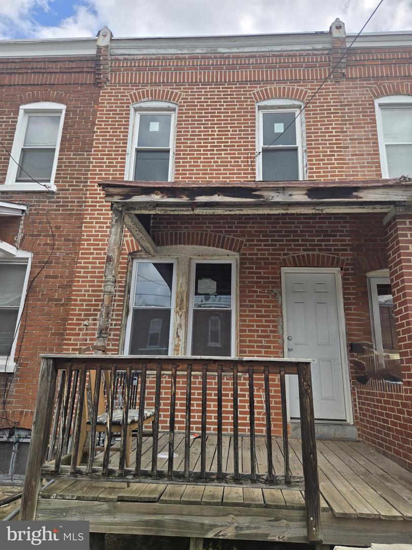 313 E 22nd St Property Photo 1
