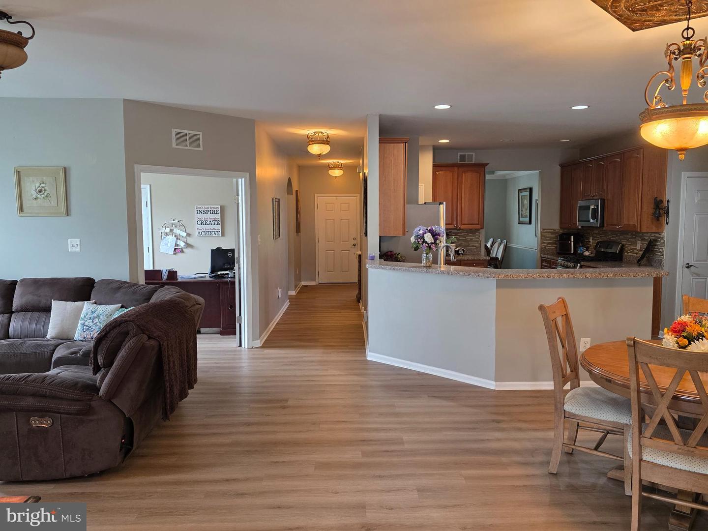 420 Winterberry Dr Property Photo 20