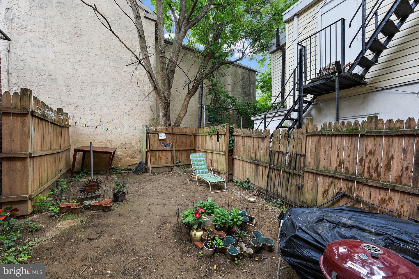 726 N Madison St Property Photo 9