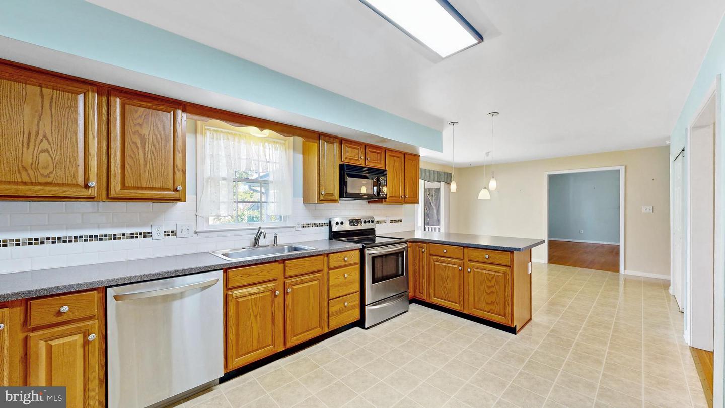 116 Greenbrier Dr Property Photo 4